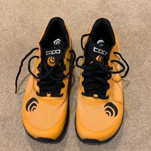 Topo Athletic MTN Racer 2 men’s size 10.5 trail running shoes